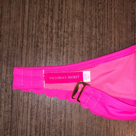 pink victoria secret bikini top! - Picture 3 of 4